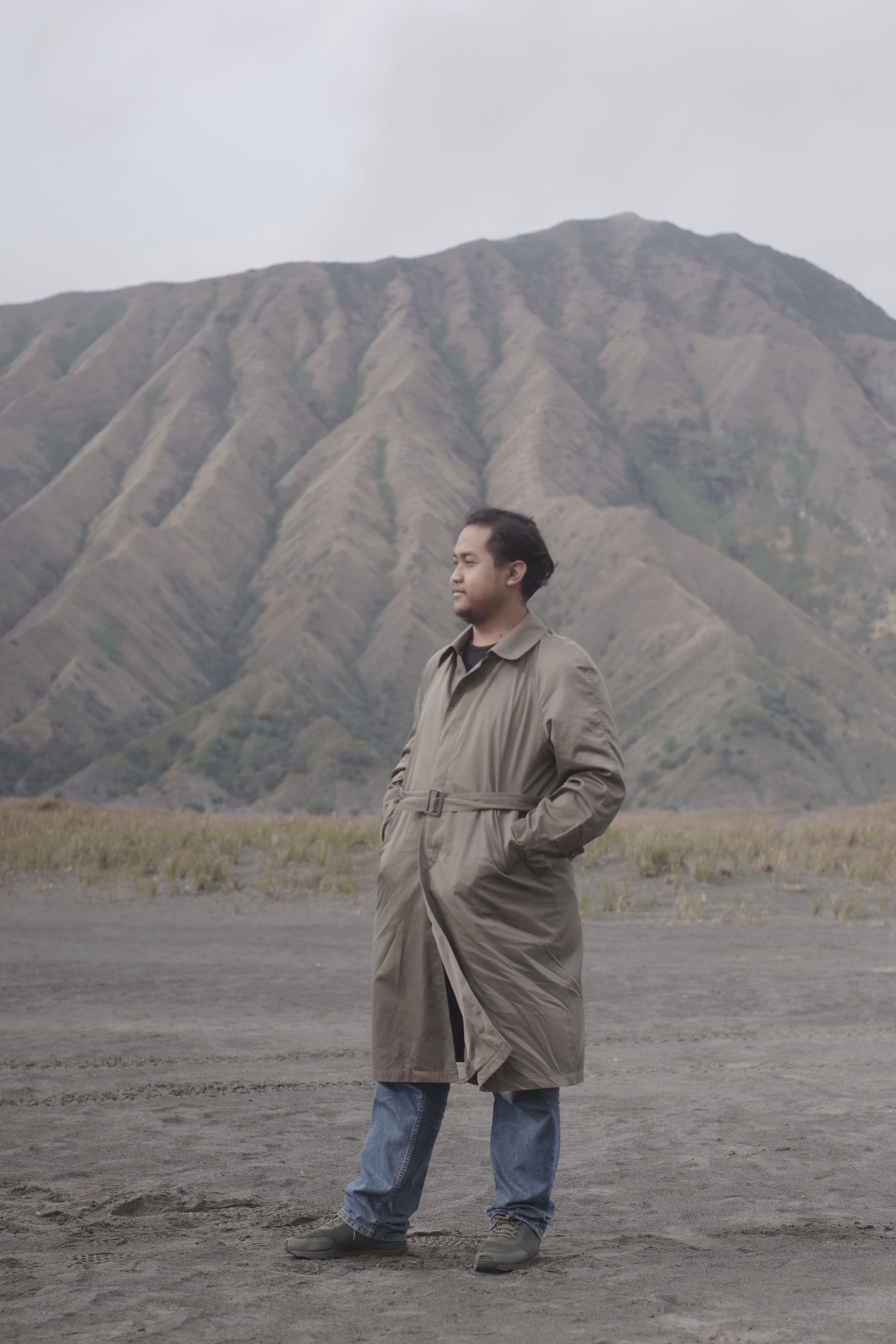 Dawwi at a mountain landscape